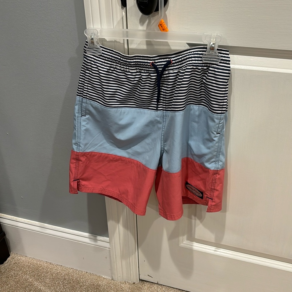 Vineyard vines bathing suit. Melon,blue,and white and navy